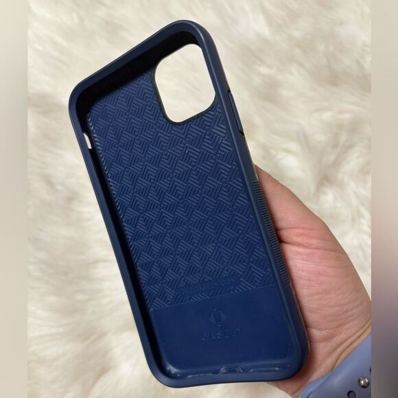 iPhone 11 Casely floral print phone case - Picture 4 of 4